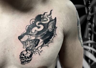 Fekete-szürke tetoválás